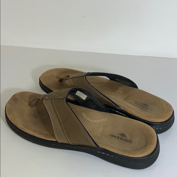 dockers memory foam sandals